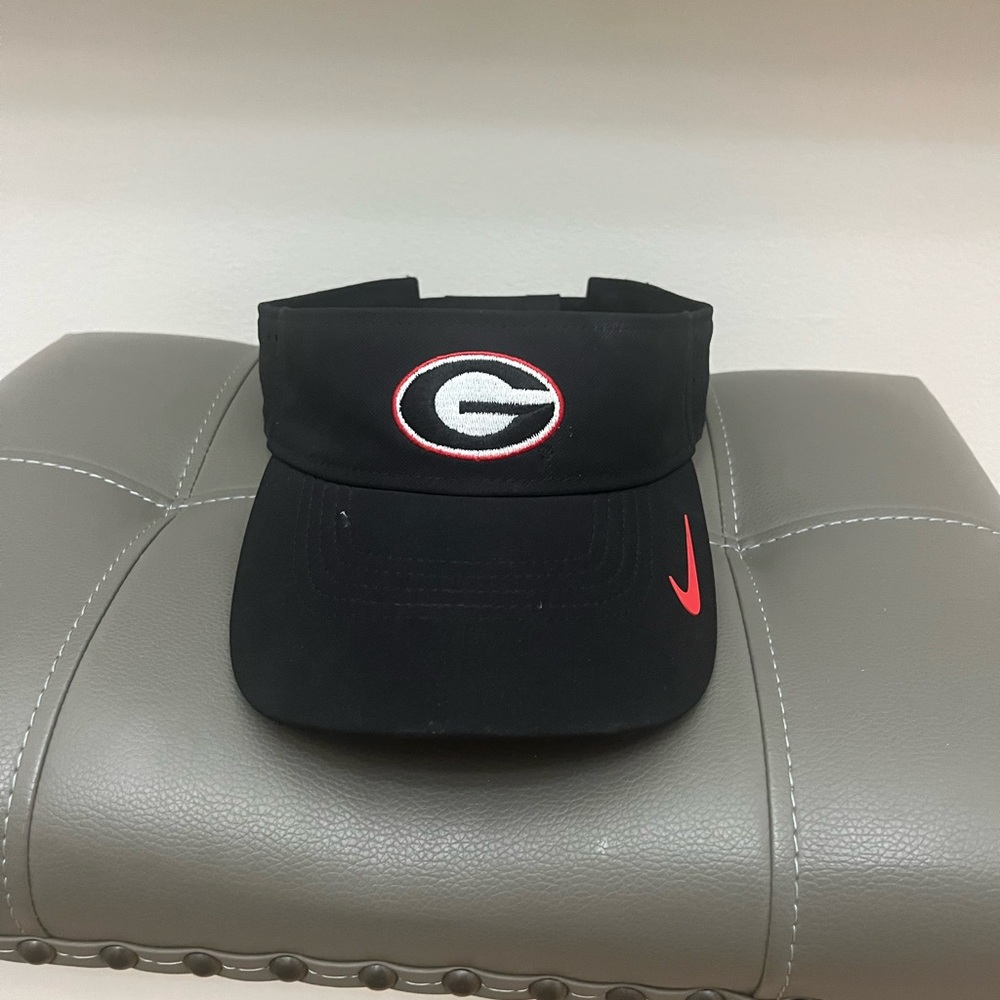 Georgia bulldogs Nike dri fit visor